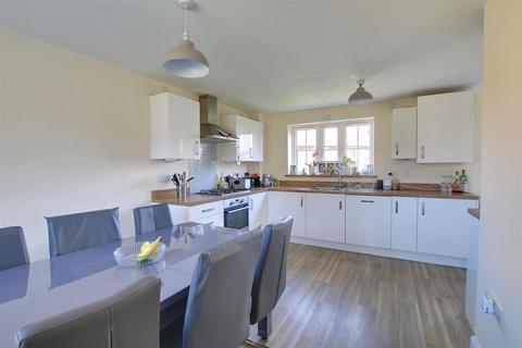 4 bedroom detached house for sale, Askwith Grove, St. Ives