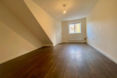 2 bedroom end of terrace house for sale, Lornas Field, Hampton Hargate, Peterborough