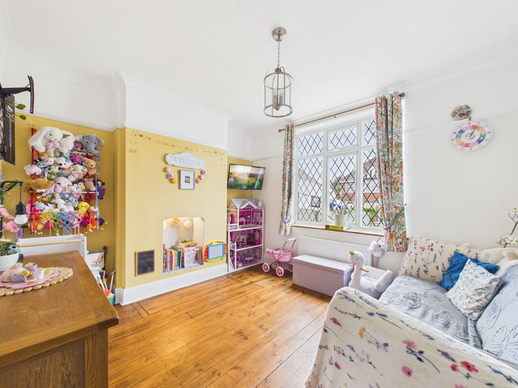 Sitting/Play Room
