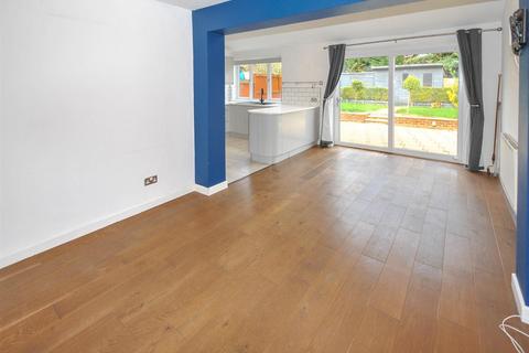 undefined, Oak Close, Northampton NN7