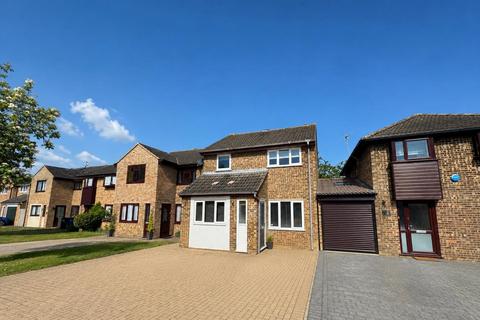 4 bedroom detached house for sale, Oak Close, Northampton NN7