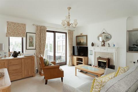 2 bedroom retirement property for sale, Wray Park Road., Reigate