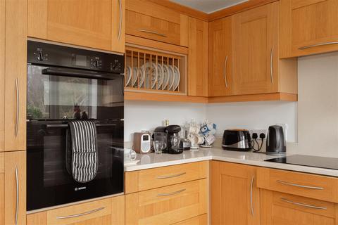 2 bedroom retirement property for sale, Wray Park Road., Reigate