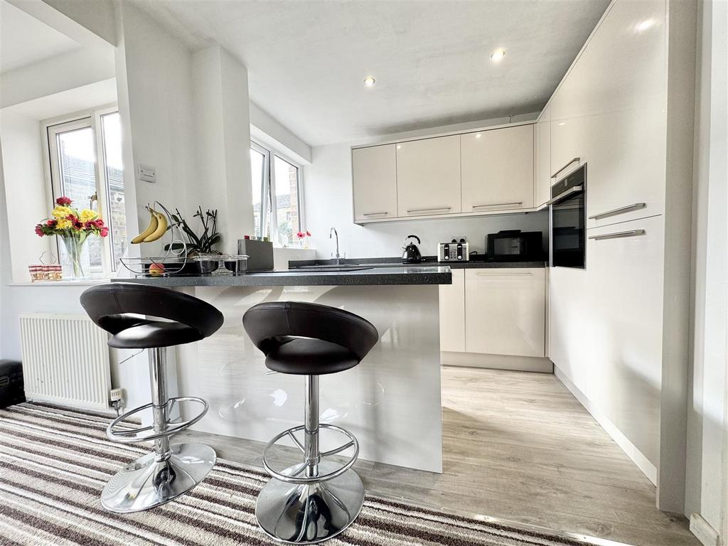 Dining kitchen