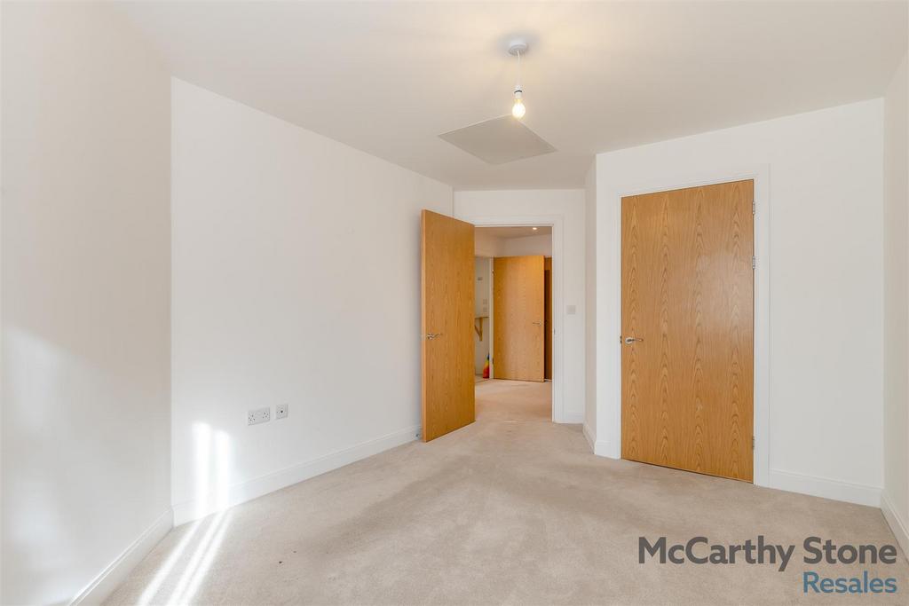 8668378-interior10.jpg