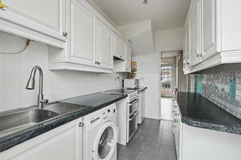3 bedroom terraced house for sale, Tynemouth Drive, Enfield