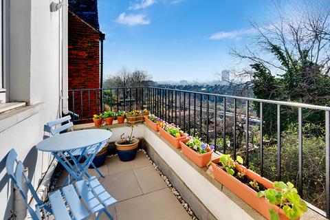 2 bedroom flat for sale, Nassington Road, Hampstead NW3