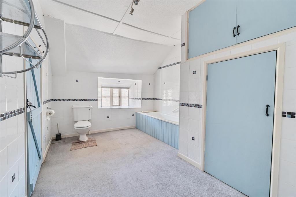 Bathroom.jpg