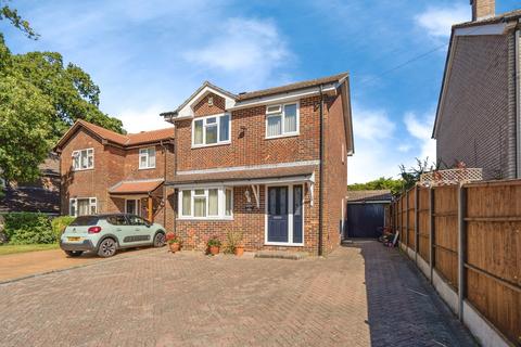 3 bedroom detached house for sale, Wilton Drive, Waterlooville, Hampshire, PO8