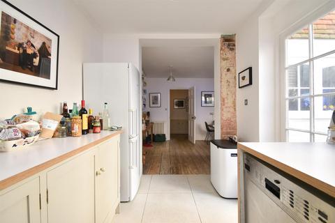 4 bedroom end of terrace house for sale, Castle Hill Road, Hastings