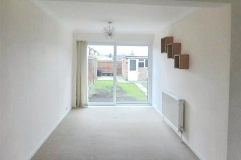 3 bedroom terraced house to rent, Fairwater Drive, Reading RG5