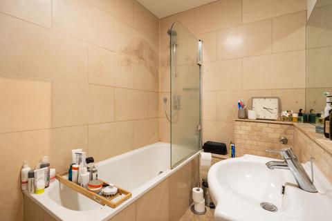 1 bedroom apartment to rent, St. Georges Square, London, SW1V