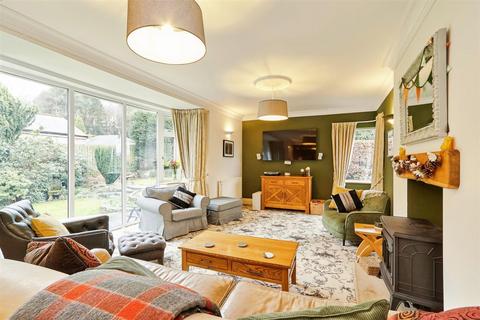 6 bedroom detached house for sale, Ghyll Wood Drive, Bingley, BD16 1NF