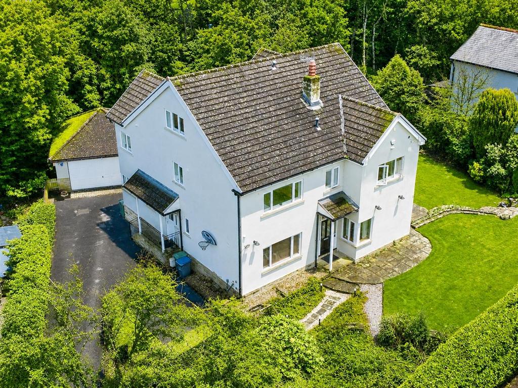 6 bedroom detached house for sale