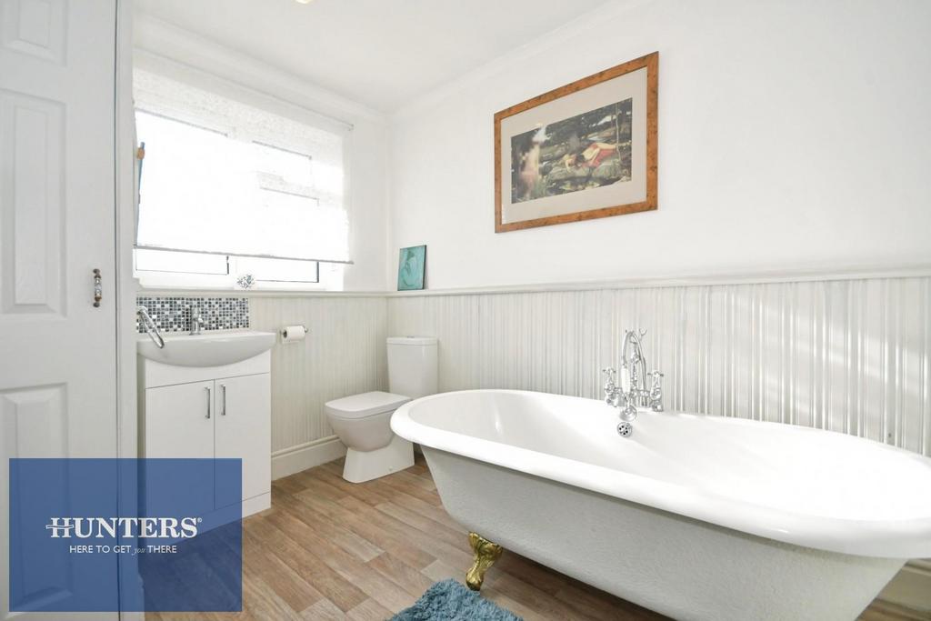 BATHROOM 1.jpg