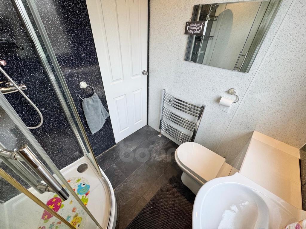 Moorhouse Avenue, shower room