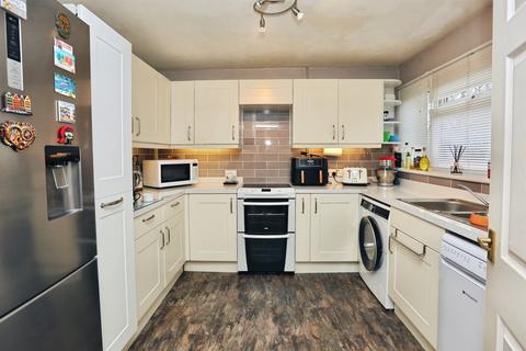3 bedroom terraced house for sale, Giles Close, Gosport