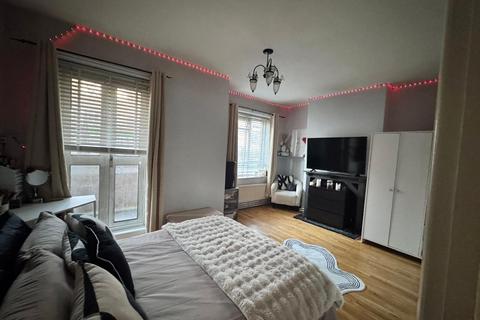 undefined, Mallet House, Aybyn Square, SW15
