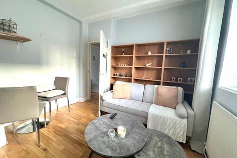 undefined, Mallet House, Aubyn Square, SW15