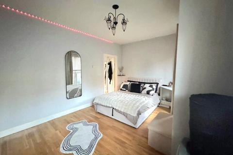 undefined, Mallet House, Aubyn Square, SW15