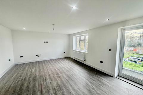 1 bedroom maisonette for sale, Panhard Place, Southall