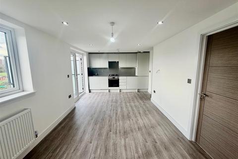 1 bedroom maisonette for sale, Panhard Place, Southall