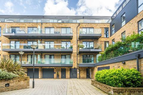 undefined, Lion Wharf Road, Old Isleworth TW7