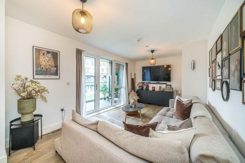 undefined, Lion Wharf Road, Old Isleworth TW7