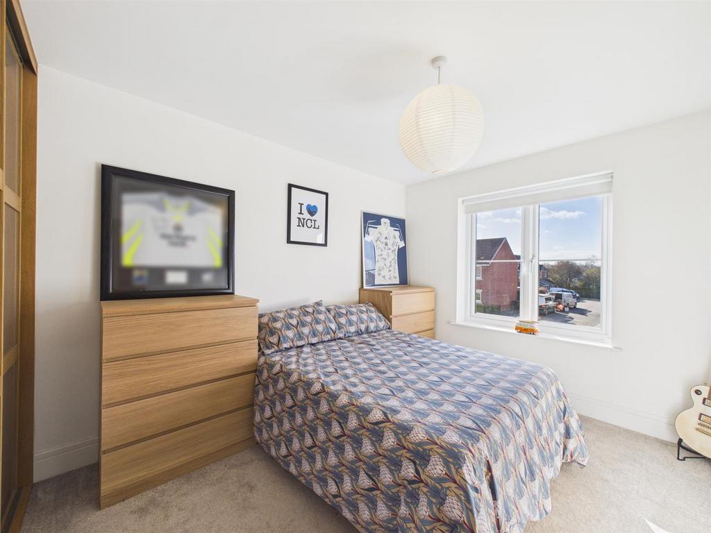 Bed 2 - 2.jpg