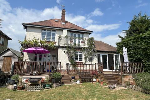 3 bedroom detached house for sale, Arundel Road, Worthing BN13