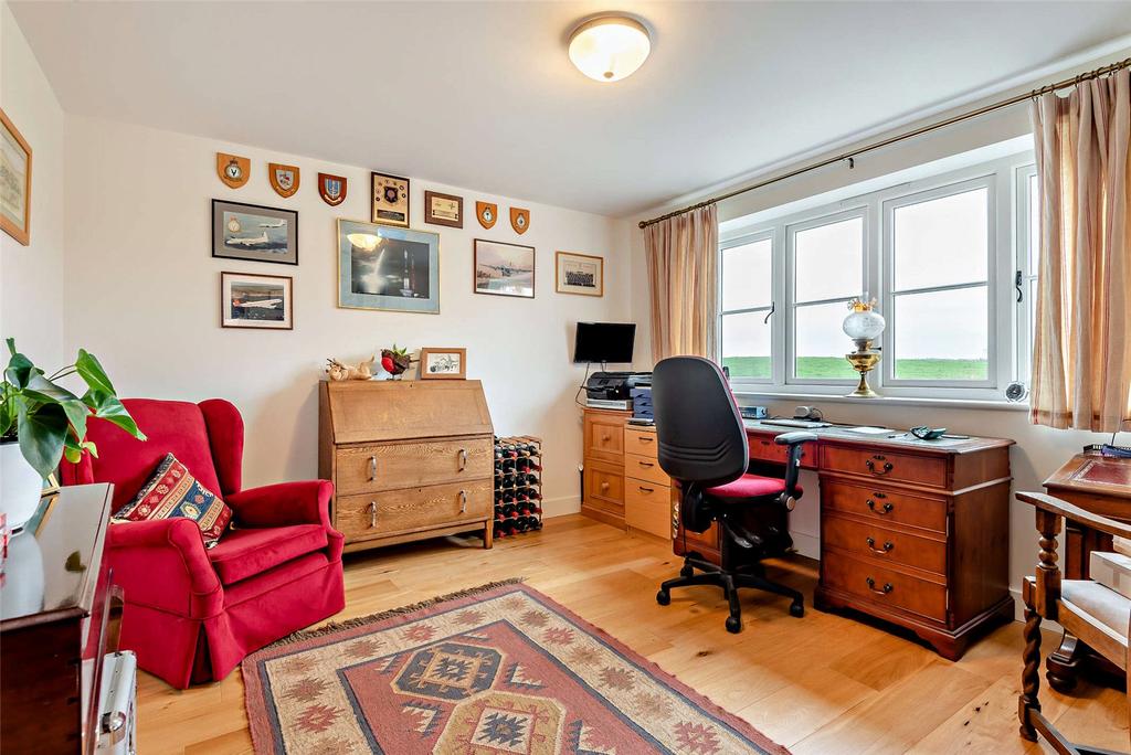 2 Reception Rooms
