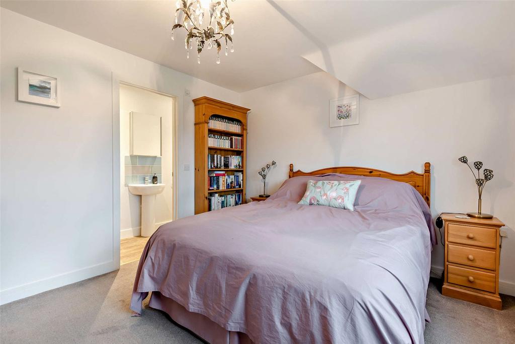 4 Bedrooms