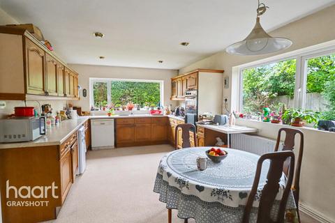 undefined, Eddeys Close, Bordon