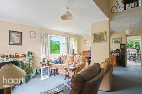 undefined, Eddeys Close, Bordon