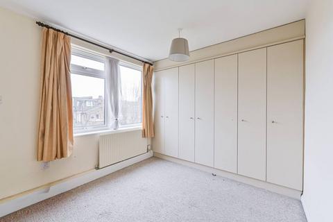 2 bedroom flat to rent, The Elms, Tooting Bec, London, SW17