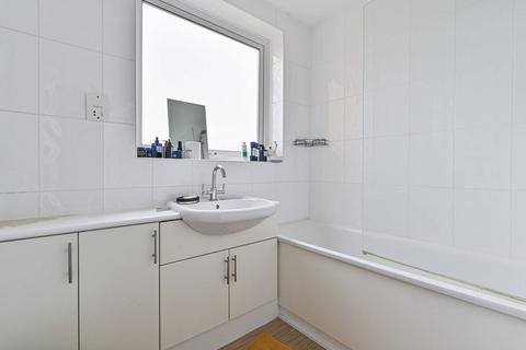 2 bedroom flat to rent, The Elms, Tooting Bec, London, SW17