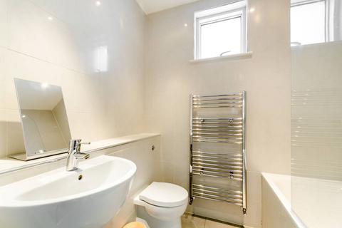 2 bedroom maisonette to rent, Clapham Park Road, Clapham High Street, London, SW4