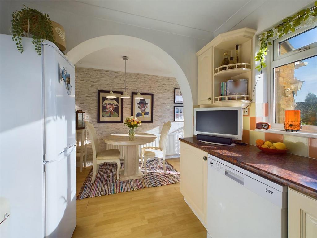 Kitchen: