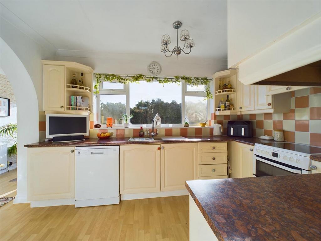 Kitchen:
