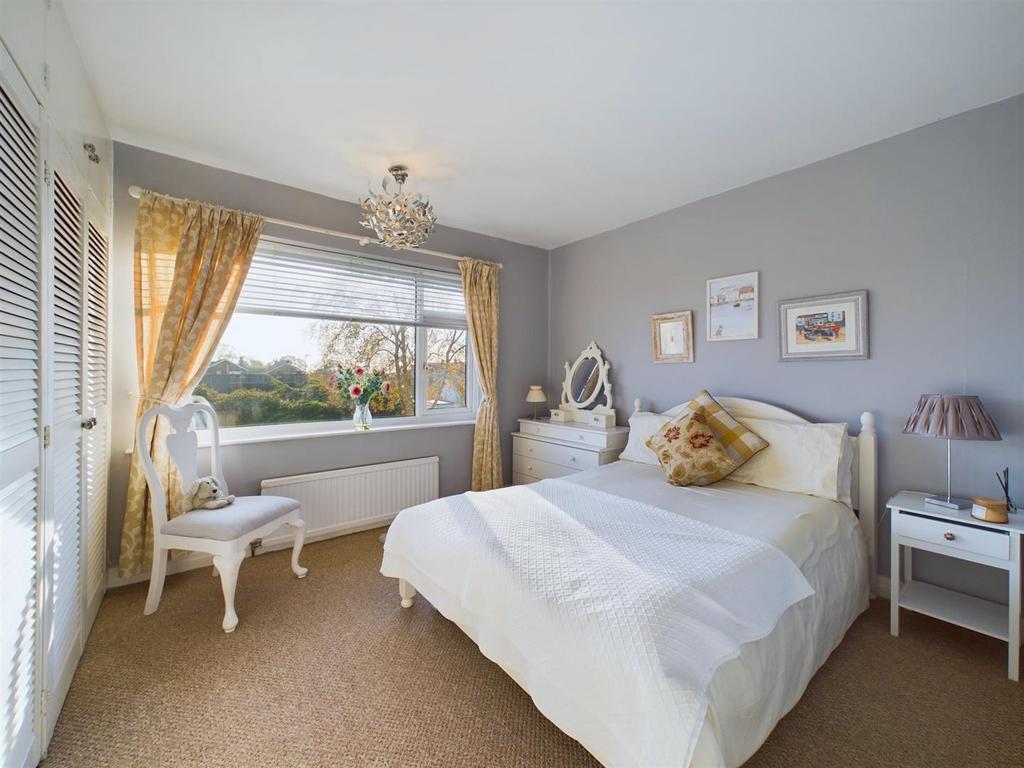 Bedroom: