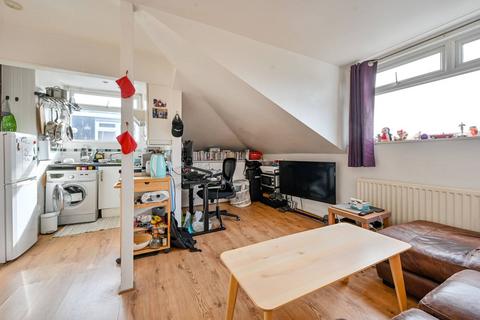 2 bedroom flat for sale, Oxford Road, Ealing, London, W5