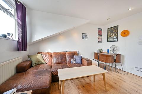 2 bedroom flat for sale, Oxford Road, Ealing, London, W5