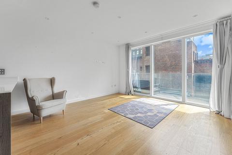 2 bedroom apartment for sale, Fairfield Avenue, STAINES-UPON-THAMES, TW18