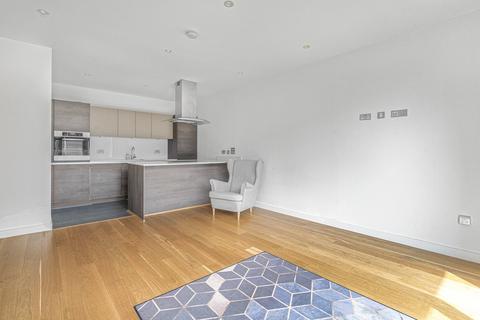 2 bedroom apartment for sale, Fairfield Avenue, STAINES-UPON-THAMES, TW18