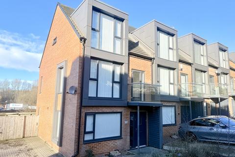 5 bedroom end of terrace house for sale - Millers Bank, Wallsend NE28