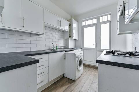 4 bedroom flat for sale, Holloway Road, Islington, London, N7