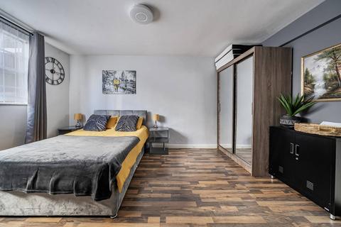 undefined, Shepherds Bush Green, Shepherd's Bush, London, W12