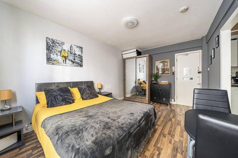 undefined, Shepherds Bush Green, Shepherd's Bush, London, W12