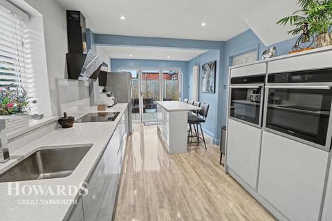 3 bedroom detached house for sale, Vine Close, Hemsby