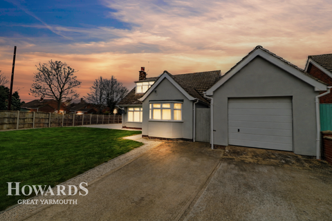 3 bedroom detached house for sale, Vine Close, Hemsby